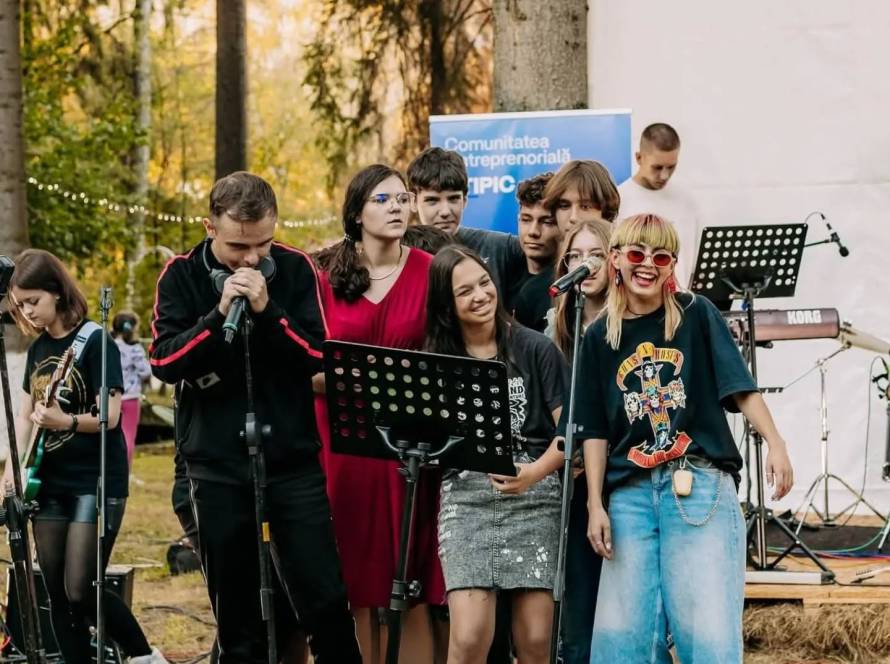ATIPIC Young și ThymeCat muzică, educație și spirit de echipă la Vatra Dornei
